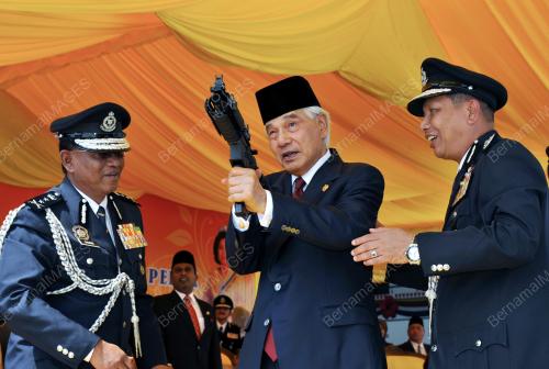 SULTAN AZLAN SHAH