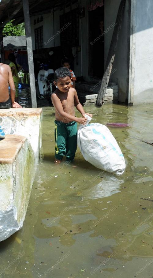PK04_28112014_BANJIR