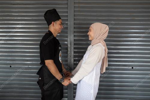 LIPUTAN KISAH CINTA GADIS JEPUN