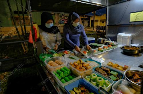 TINJAUAN PENIAGA MAKANAN BEROPERASI SEAWAL JAM 6 PAGI