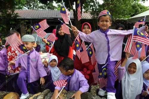 PK04_29082014_BENDERA