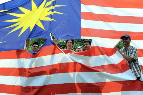 PK04_30082013_BENDERA