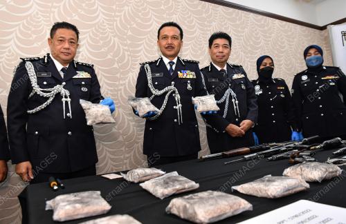 DATUK MOHD YUSRI HASAN BASRI
