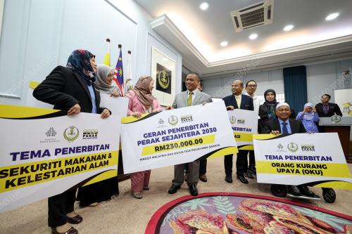 DATUK SERI SAARANI MOHAMAD