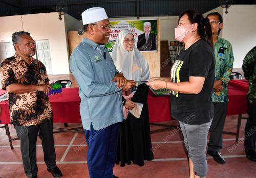 SENATOR DATUK IDRIS AHMAD
