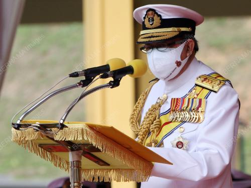 SULTAN SHARAFUDDIN IDRIS SHAH