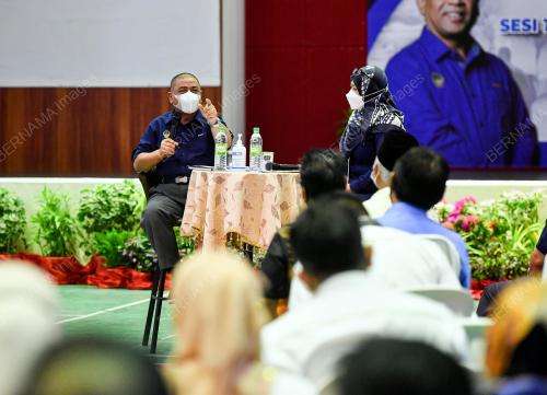 DATUK SAARANI MOHAMAD