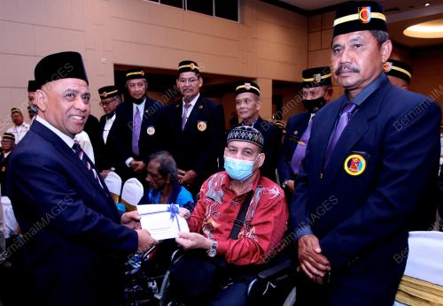 DATUK SERI SAARANI MOHAMAD
