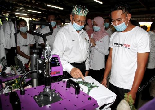 DATUK SERI MUSTAPA MOHAMED