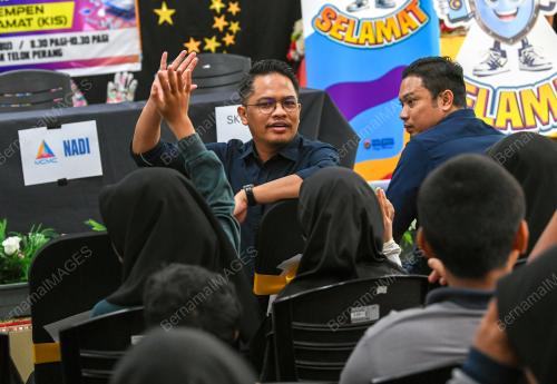FAIZUL AZLEE MAHAT
