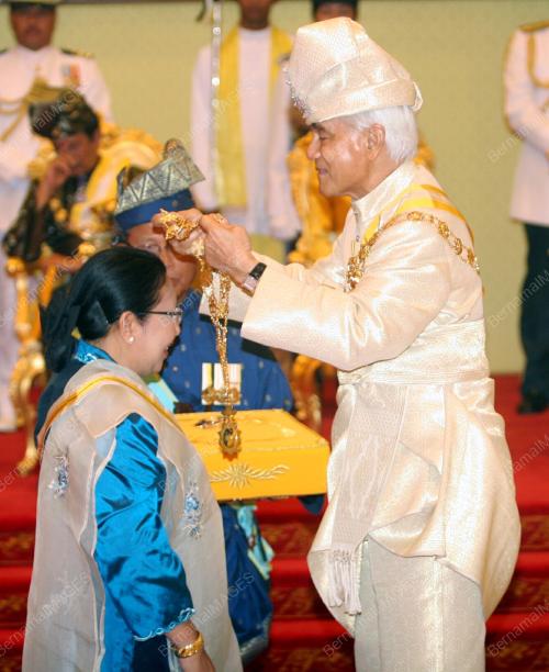 SULTAN AZLAN SHAH