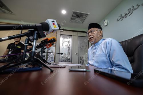 DATUK SERI WAN ZAHIDI WAN TEH