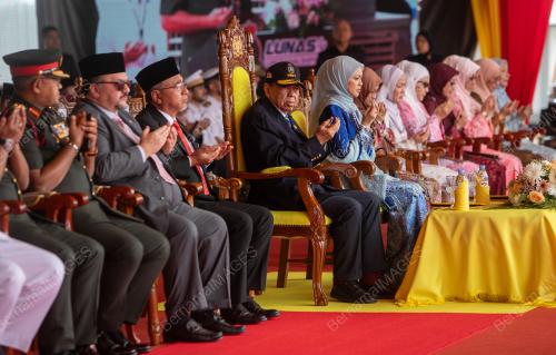 SULTAN SHARAFUDDIN IDRIS SHAH