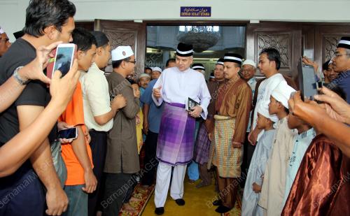 PK05_04072014_SULTAN_SOLAT