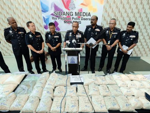 DATUK MOHD KHALIL KADER MOHD