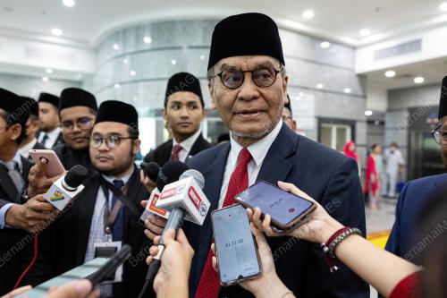 DATUK SERI DR DZULKEFLY AHMAD