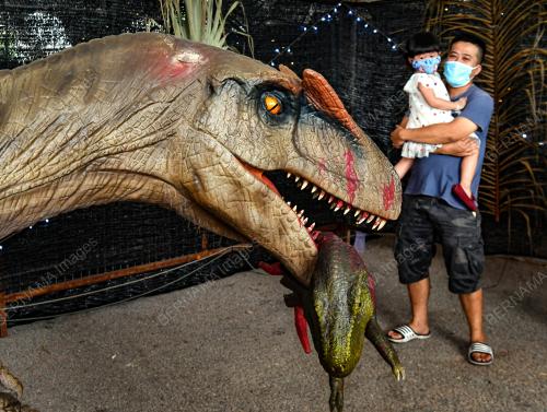 PAMERAN REPLIKA DINOSAUR DI IPOH
