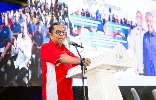 DATUK MOHD HANAFIAH MAN