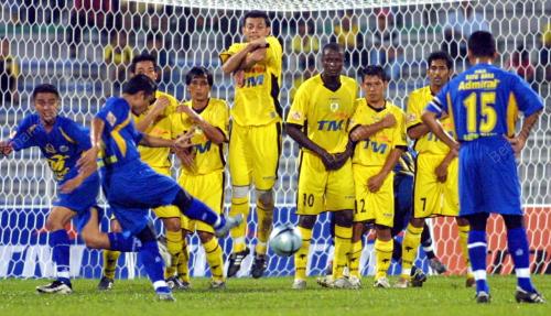 PEMAIN BOLA SEPAK