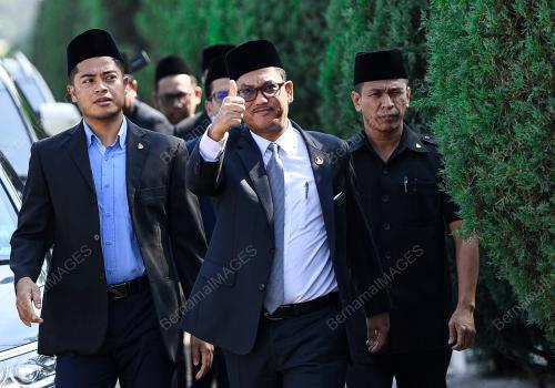 DATUK SERI AHMAD FAIZAL AZUMU
