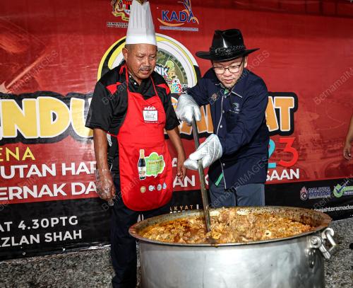 DATUK CHAN FOONG HIN