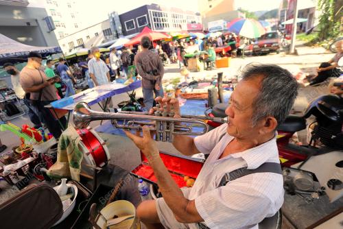 PASAR KARAT LOKEN