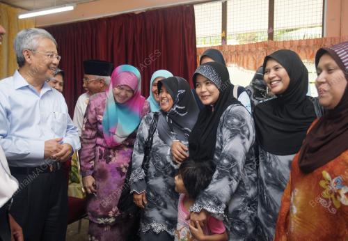 HUSNI HANADZLAH