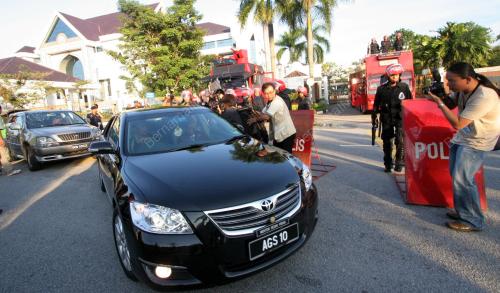 MOHAMAD NIZAR JAMALUDDIN