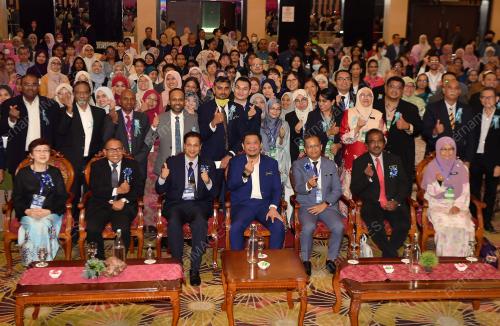 DATUK LUKANISMAN AWANG SAUNI