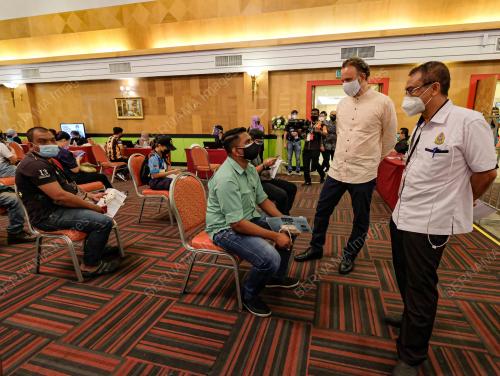PUSAT PEMBERIAN VAKSIN INDUSTRI