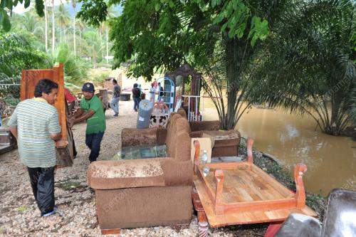 PK05_13042012_BANJIR