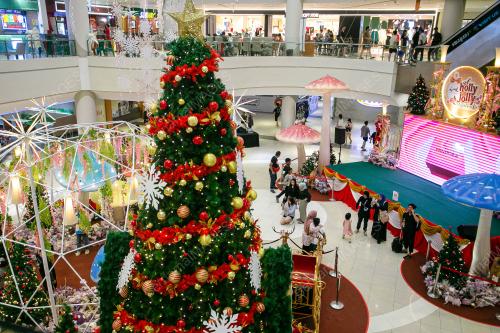 TINJAUAN HARI KRISMAS DI PUSAT BELI BELAH