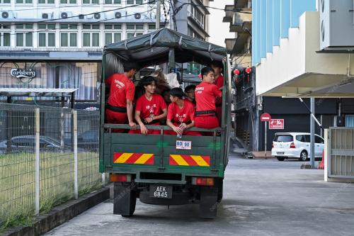 TEMURAMAH JURULATIH TARIAN SINGA