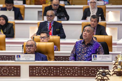 DATUK SERI SAARANI MOHAMAD