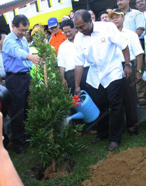 DR ZAMBRY ABDUL KADIR