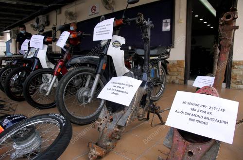 RAMPASAN MOTOSIKAL CURI GENG FARID TEMARA
