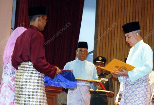 RAJA DR NAZRIN SHAH