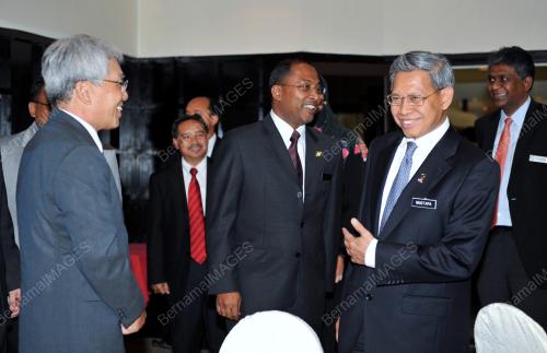 DATUK SERI MUSTAPA MOHAMED