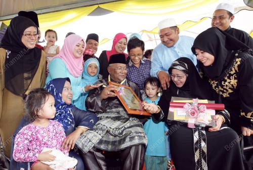 SULTAN AZLAN SHAH