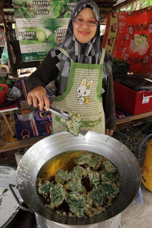 KEREPEK DAUN KADUK