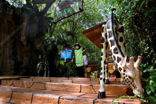 LOST WORLD PETTING ZOO DIBUKA SEMULA