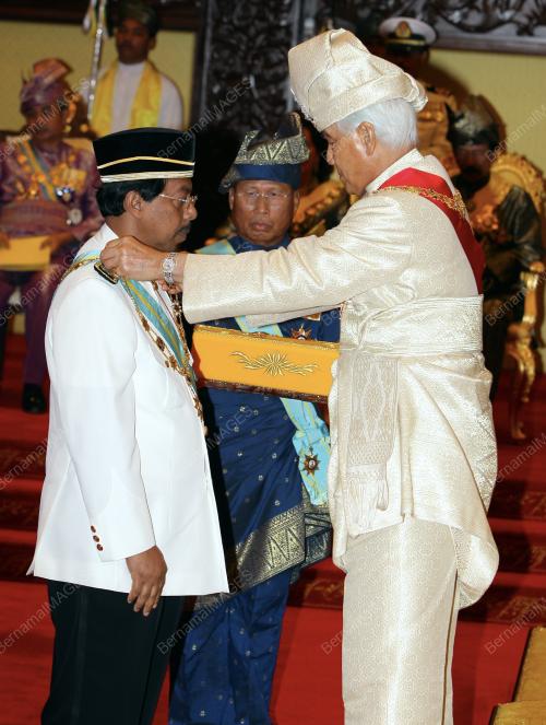 SULTAN AZLAN SHAH