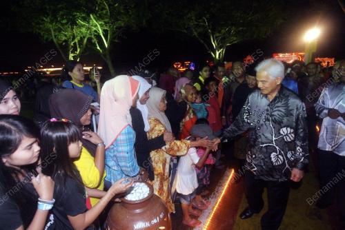 SULTAN AZLAN SHAH