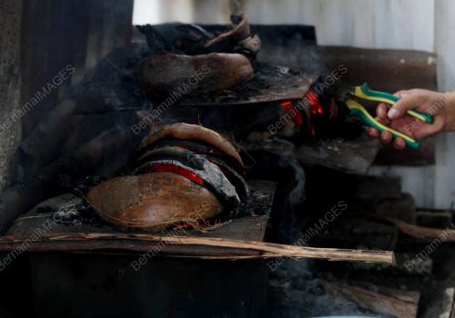 KUIH BAHULU SECARA TRADISIONAL