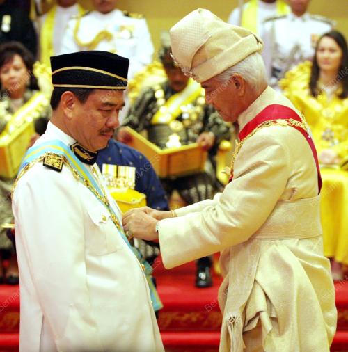 SULTAN AZLAN SHAH