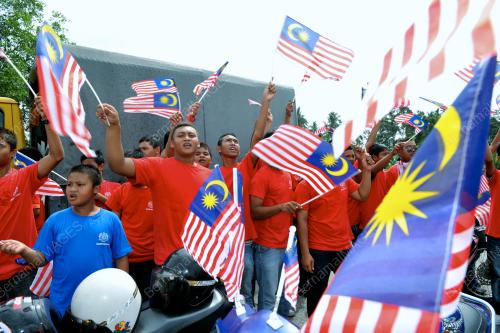 PK05_19072012_BENDERA