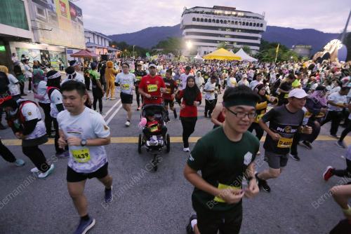 LARIAN HARI KEPUTERAAN