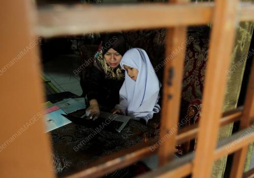 PENGAJARAN DAN PEMBELAJARAN DI RUMAH