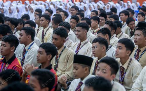 MAKTAB RENDAH SAINS MARA LENGGONG