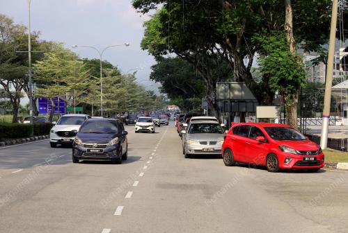 KESESAKAN DI JALAN RAJA HILIR IPOH